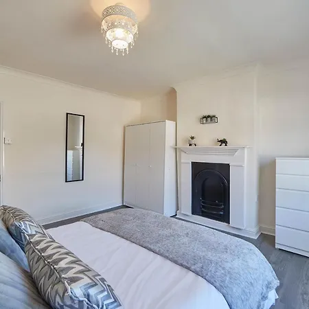 Host & - Ryedale *
